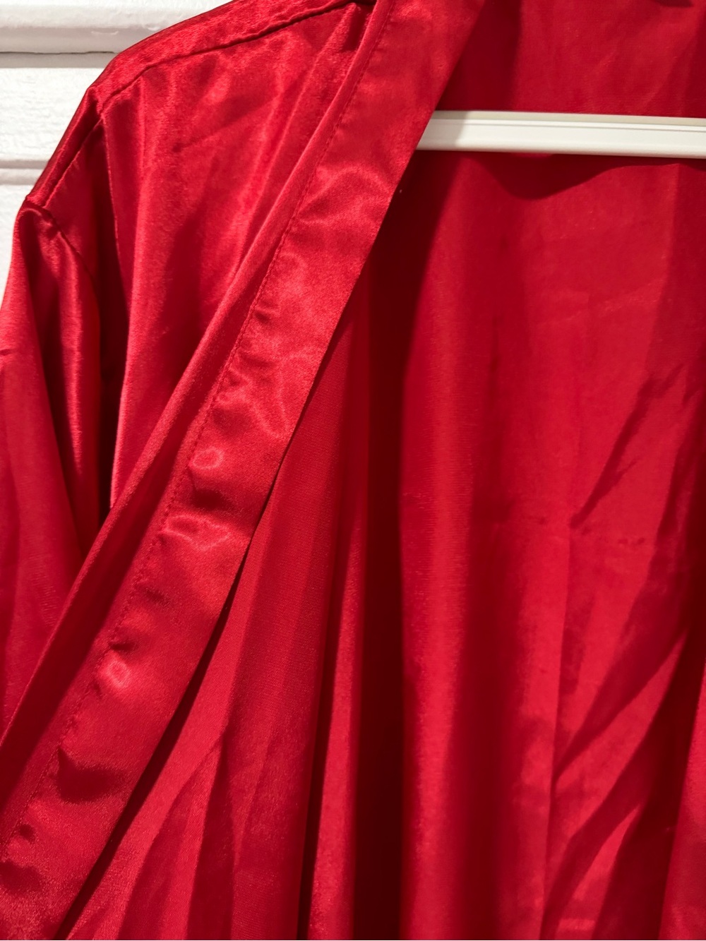 Source Unknown Red Satin Kimono Robe - Picture 4 of 6